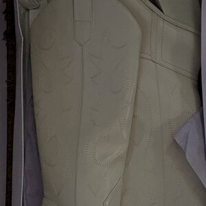 Steve Madden western style boots